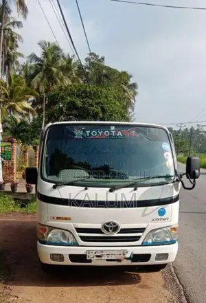 Toyota CrewCab 2004 Crew Cab (Used)