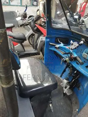 Bajaj 2 Stroke 2005 Three Wheel (Used)