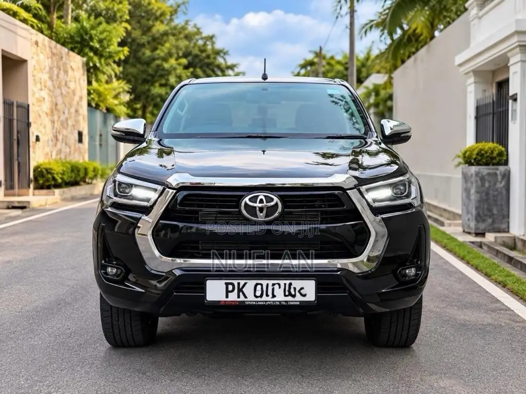 Toyota Hilux 2025 Pickup (Used)