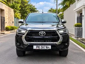 Toyota Hilux 2025 Pickup (Used)