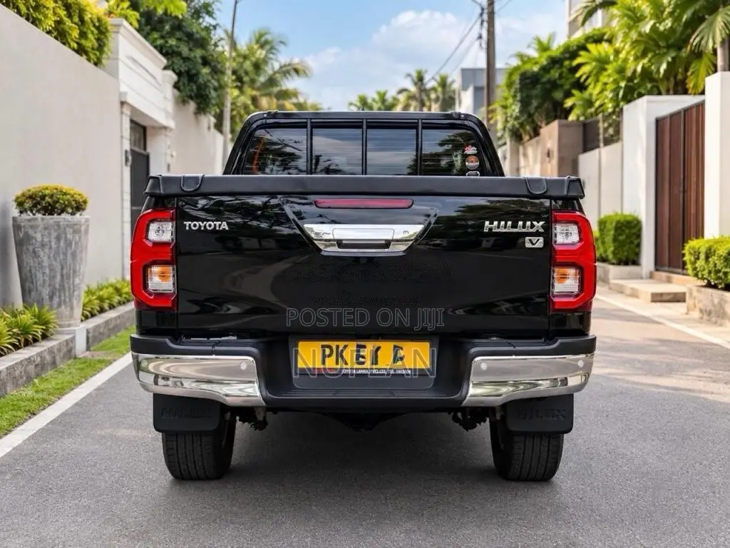Toyota Hilux 2025 Pickup (Used)