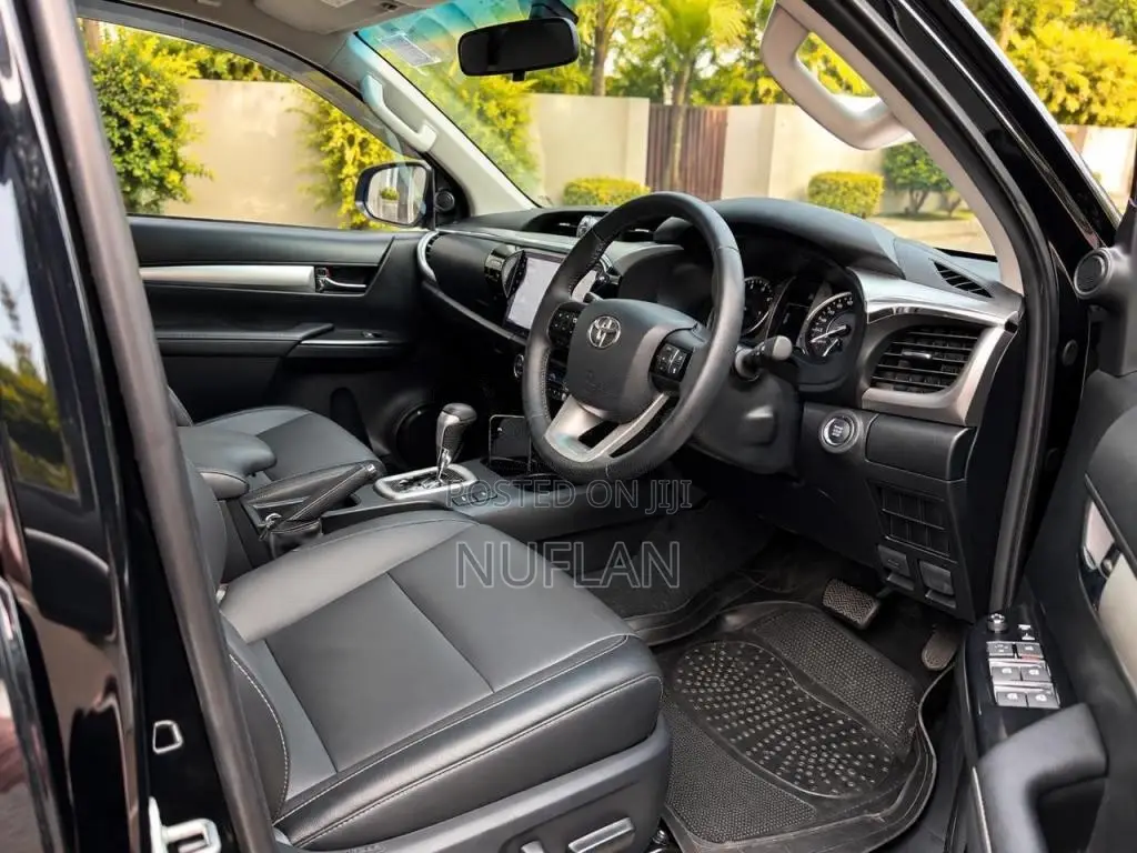 Toyota Hilux 2025 Pickup (Used)