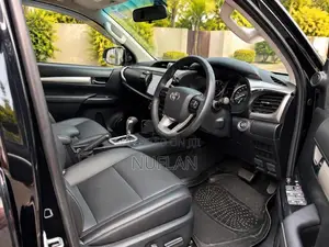 Toyota Hilux 2025 Pickup (Used)