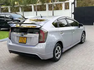 Toyota Prius 2012 Car (Used)
