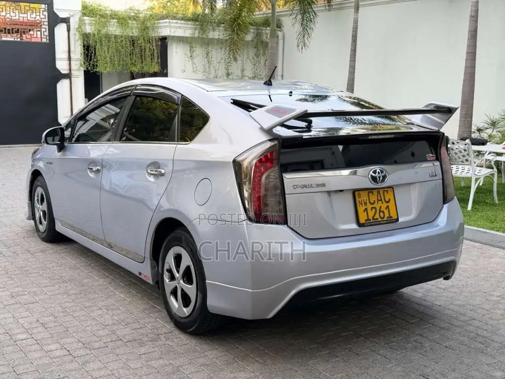 Toyota Prius 2012 Car (Used)