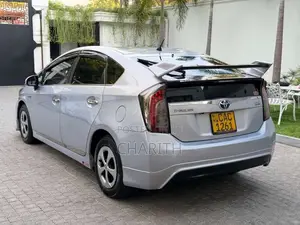 Toyota Prius 2012 Car (Used)