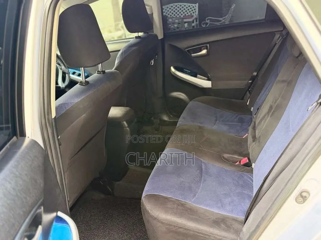 Toyota Prius 2012 Car (Used)