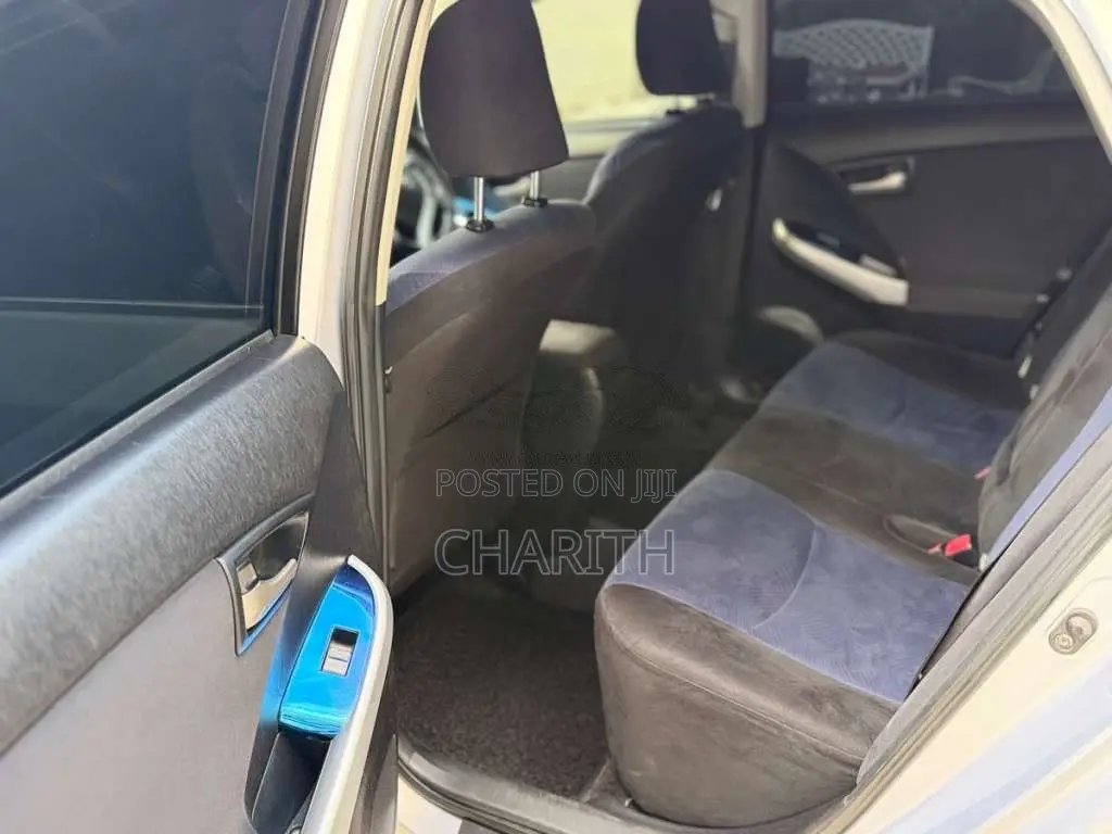 Toyota Prius 2012 Car (Used)