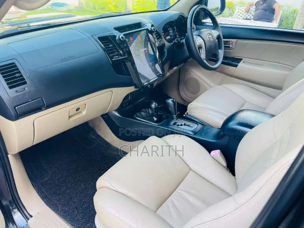 Toyota Fortuner 2013 SUV (Used)