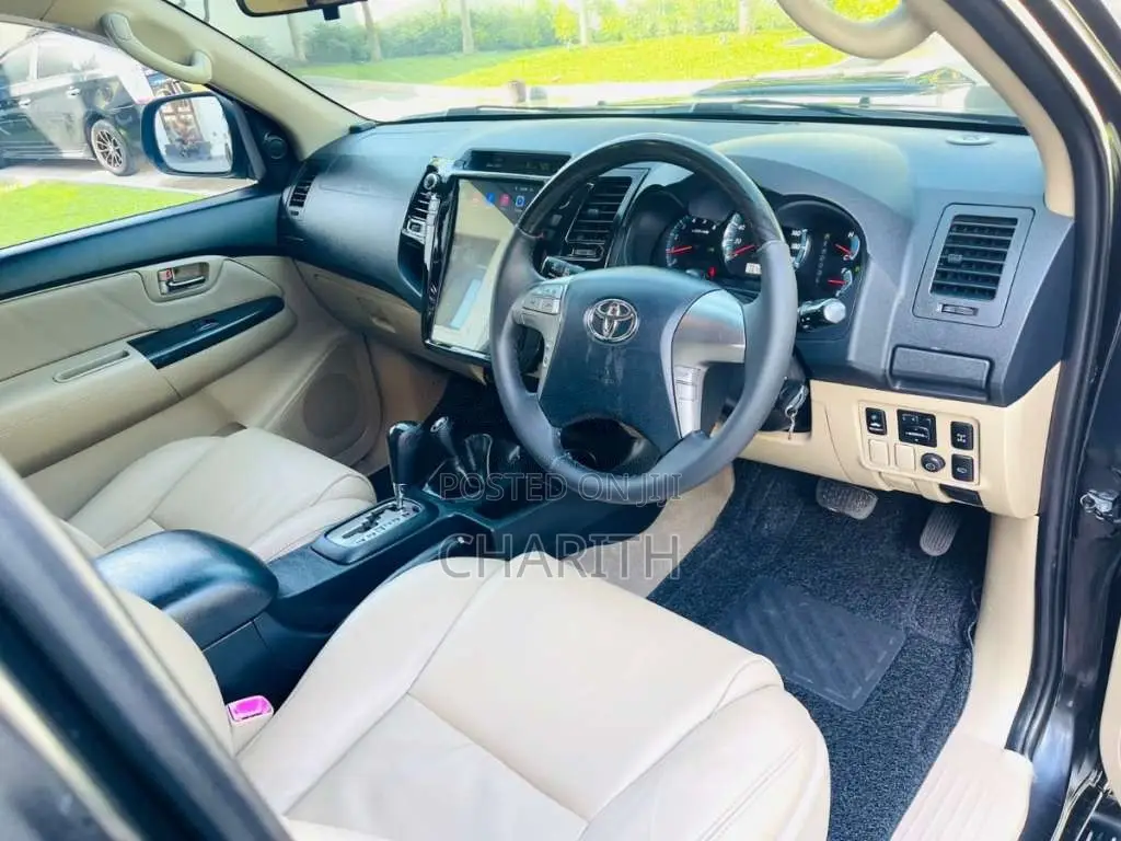 Toyota Fortuner 2013 SUV (Used)