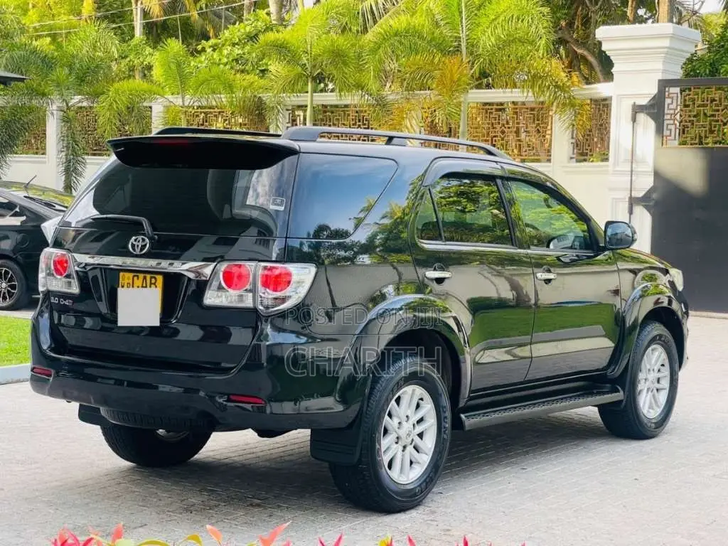 Toyota Fortuner 2013 SUV (Used)