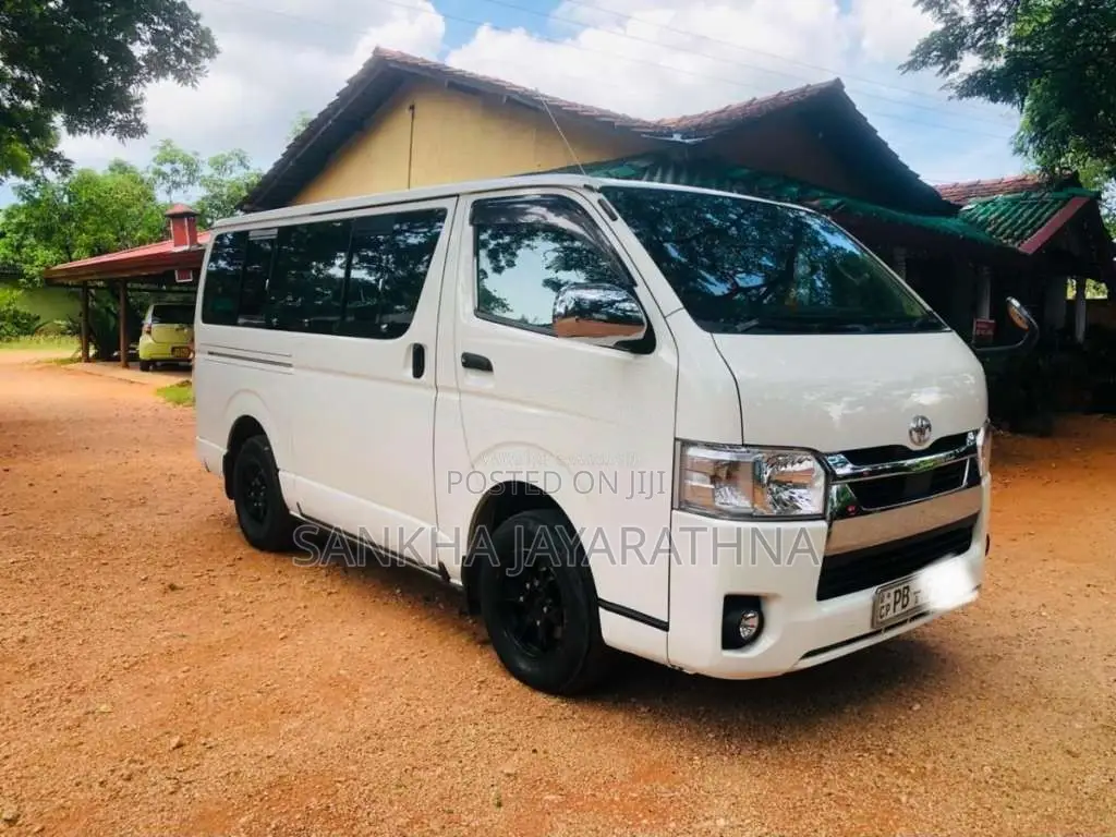 Toyota KDH 2006 Van (Used)