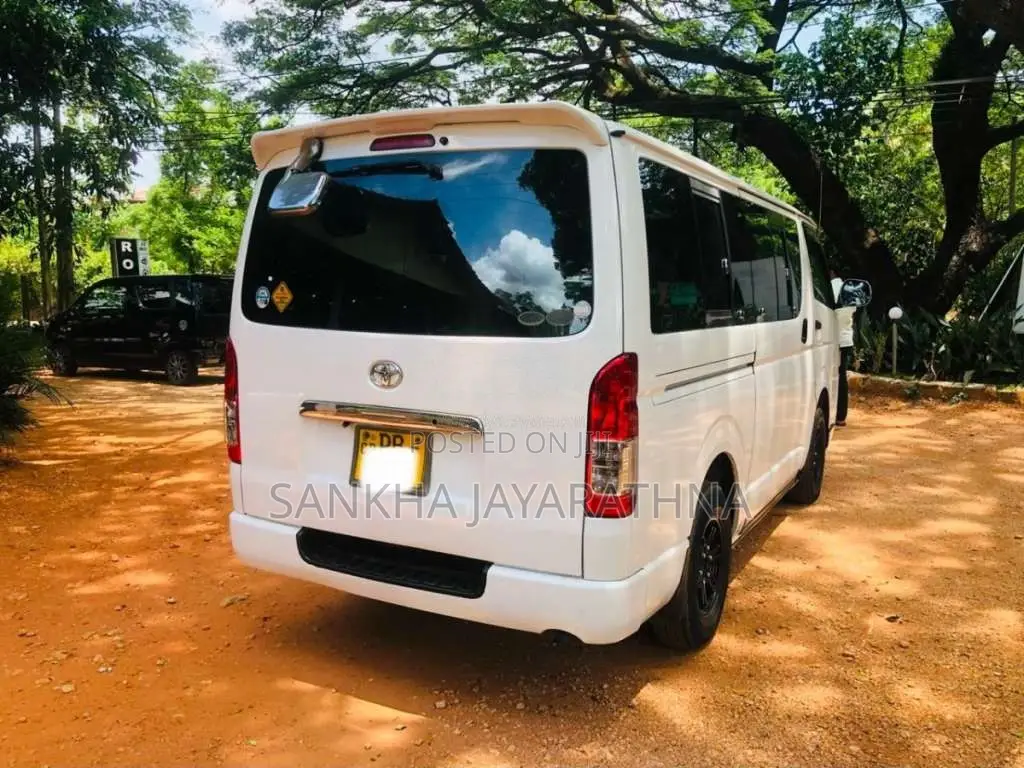 Toyota KDH 2006 Van (Used)