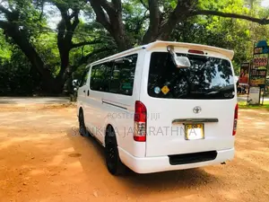 Toyota KDH 2006 Van (Used)