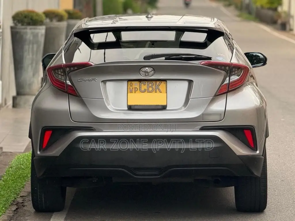 Toyota CHR NGX 10 2019 SUV (Used)