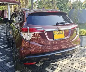 Honda Vezel Z Orange Pack 2015 SUV (Used)