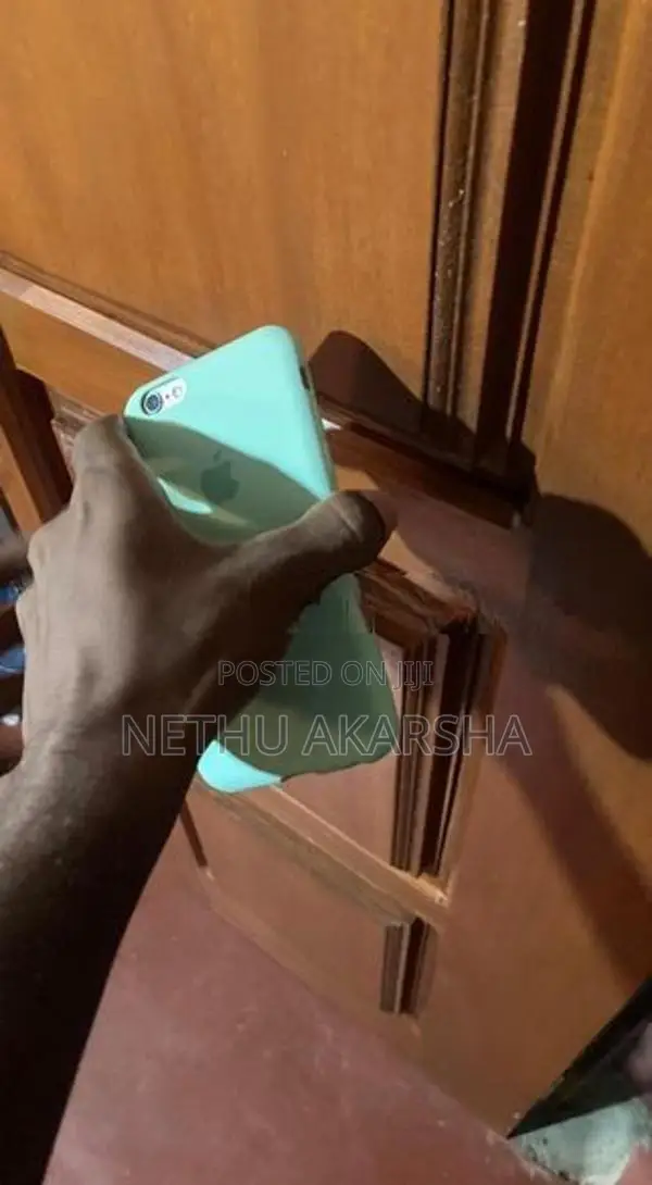Apple iPhone 6S (Used)