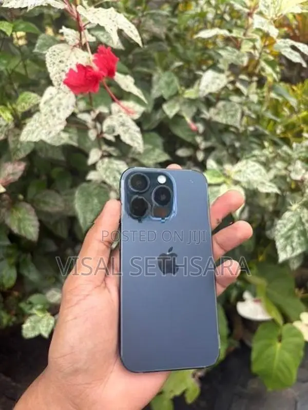 Apple iPhone 15 Pro (Used)