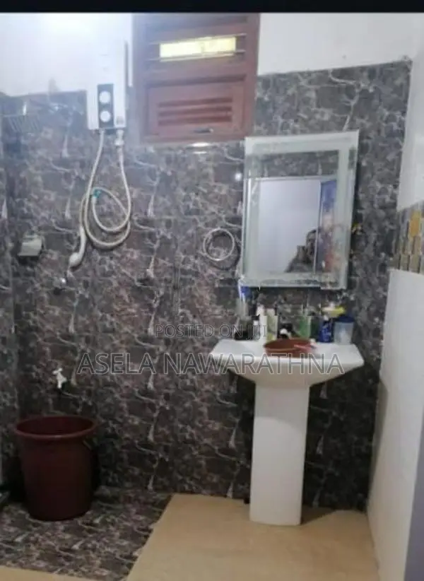 නිවස විකිණීමට - නාවලපිටිය