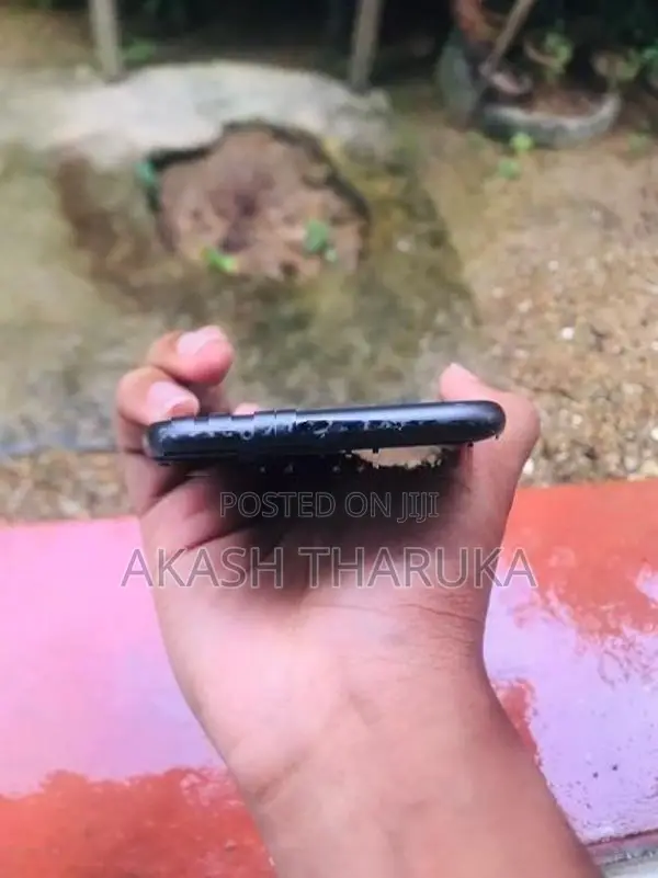 Apple iPhone 11 GB (Used)