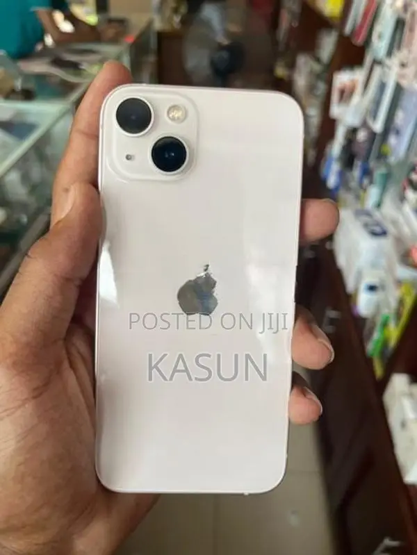 Apple iPhone 13 (Used)