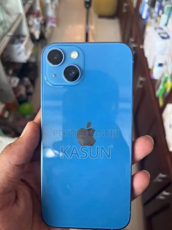 Apple iPhone 13 (Used)