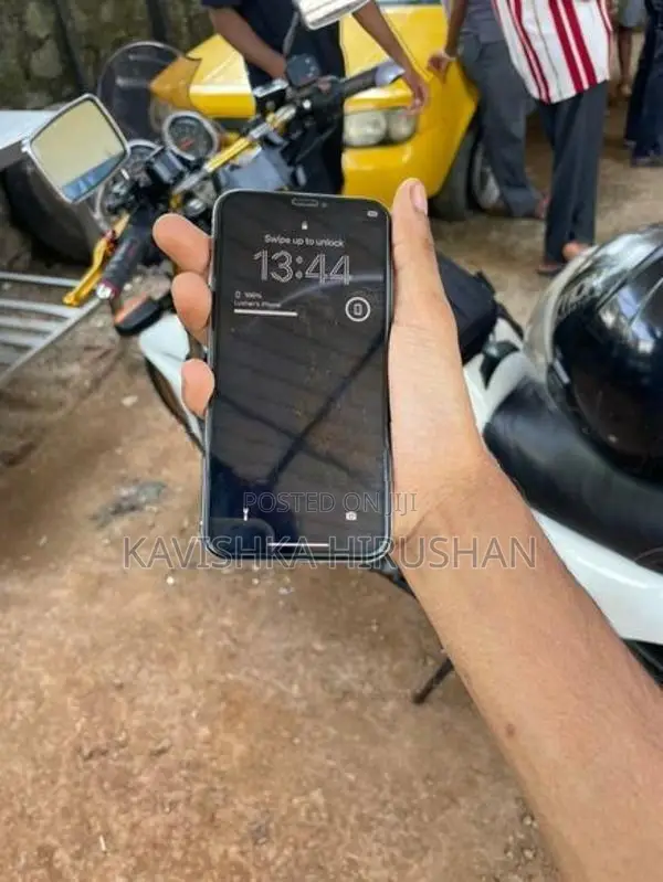 Apple iPhone X (Used)