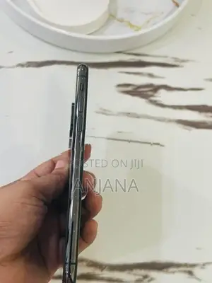 Apple iPhone XS (Used)