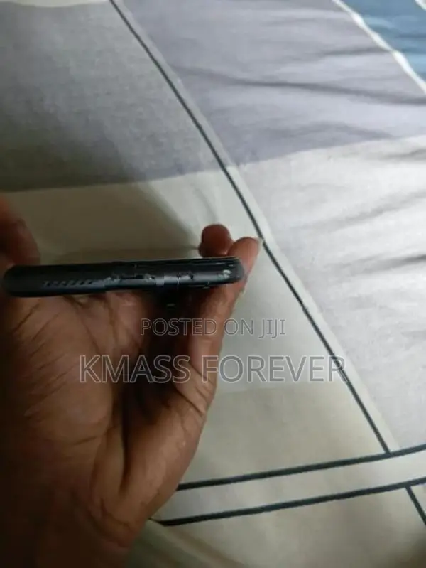 Apple iPhone 11 (Used)