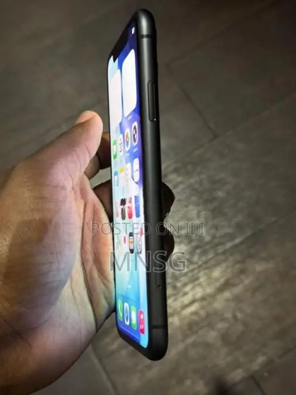 Apple iPhone 11 (Used)