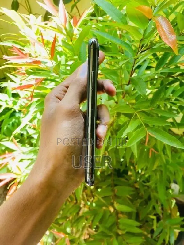Apple iPhone 11 Pro (Used)