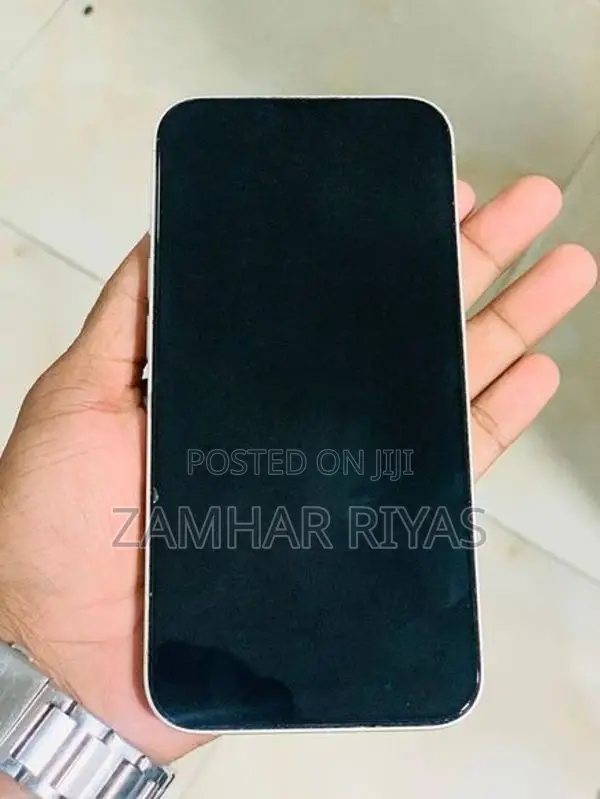 Apple iPhone 13 (Used)