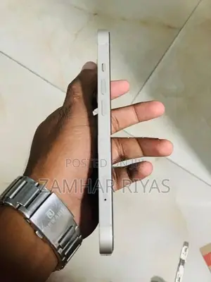 Apple iPhone 13 (Used)