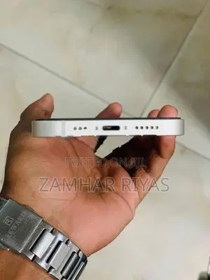 Apple iPhone 13 (Used)