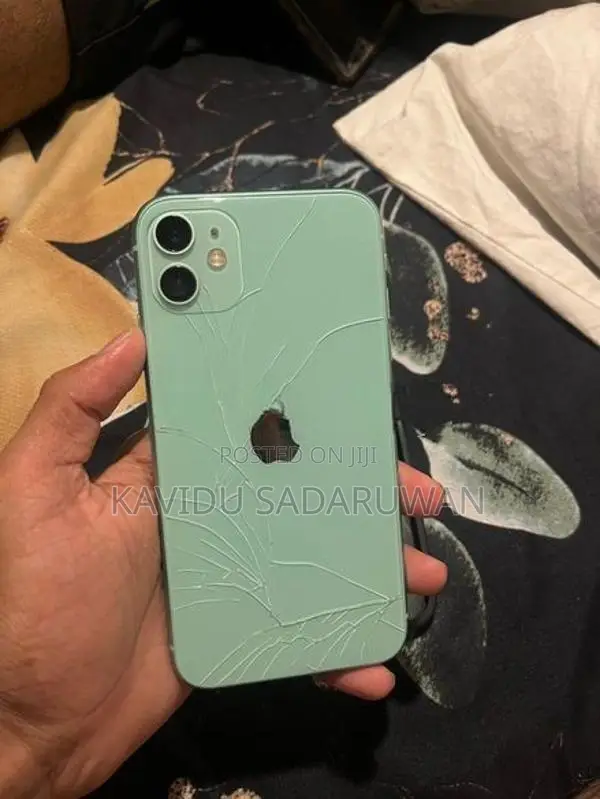 Apple iPhone 11 (Used)
