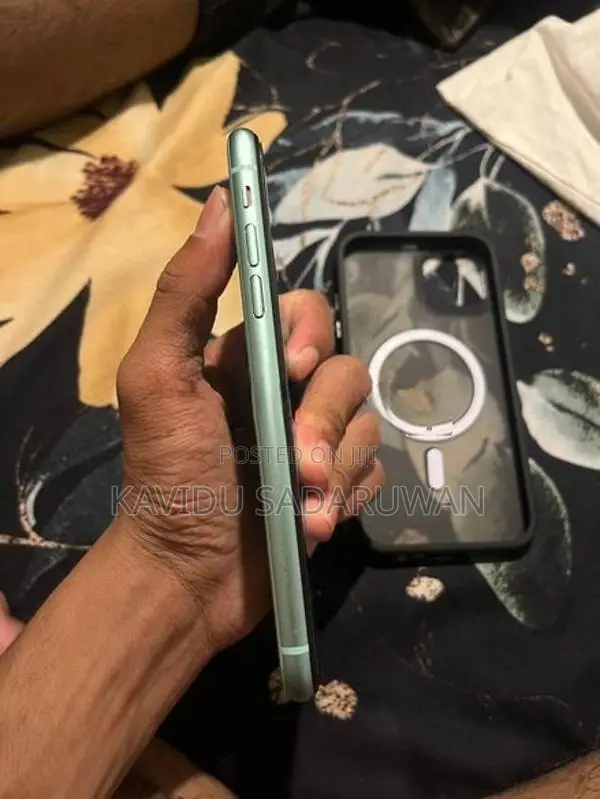 Apple iPhone 11 (Used)