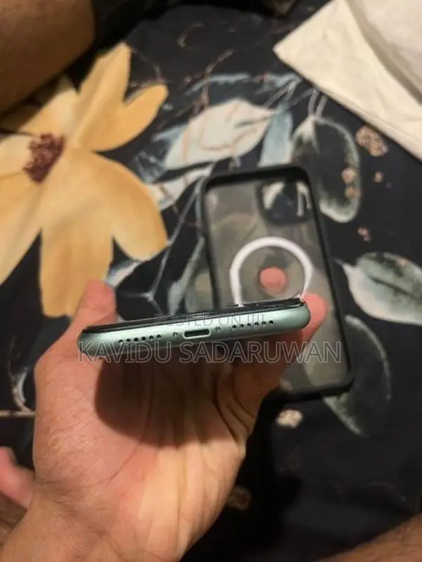 Apple iPhone 11 (Used)