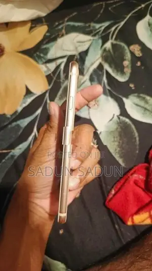 Apple iPhone 8 (Used)