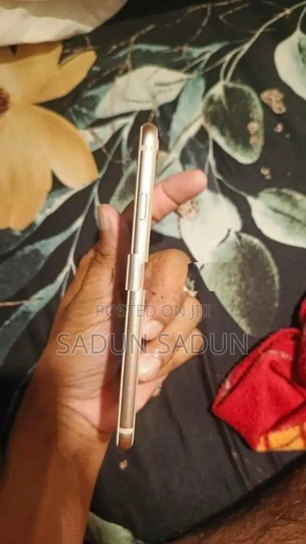Apple iPhone 8 (Used)