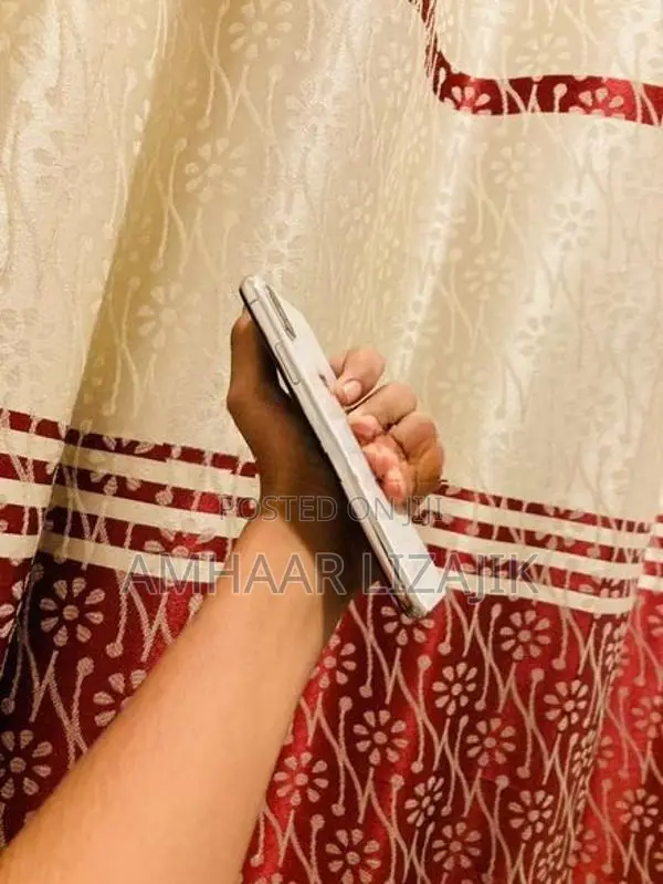 Apple iPhone X (Used)