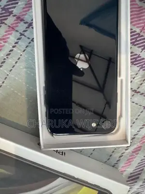 Apple iPhone SE 3 (Used)