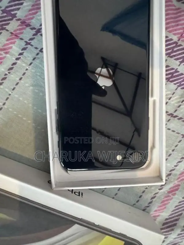 Apple iPhone SE 3 (Used)