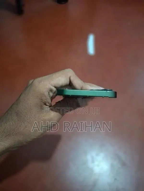Apple iPhone 13 (Used)