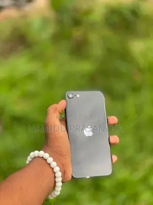 Apple iPhone SE 2 (Used)