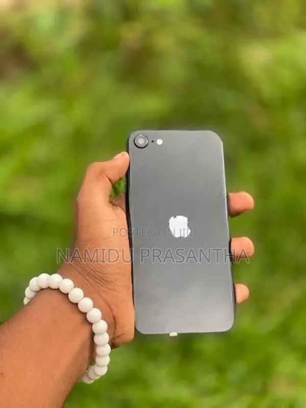 Apple iPhone SE 2 (Used)