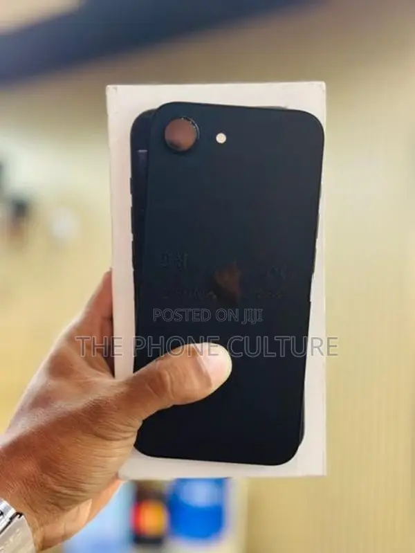 Apple iPhone 17e 256GB (Used)