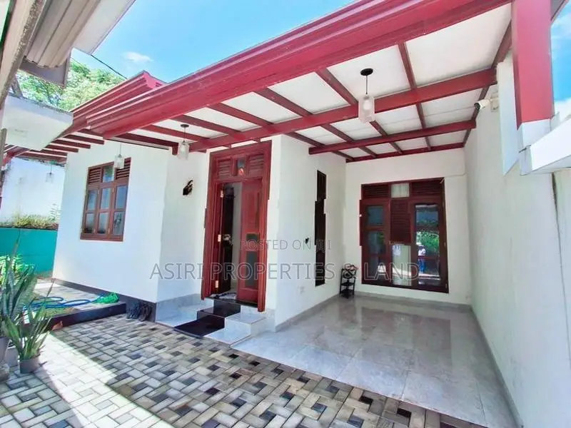 ALMOST NEW 3 BEDROOMS HOUSE FOR SALE IN PILIYANDALA JAMBURALIYA