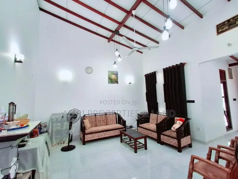 ALMOST NEW 3 BEDROOMS HOUSE FOR SALE IN PILIYANDALA JAMBURALIYA