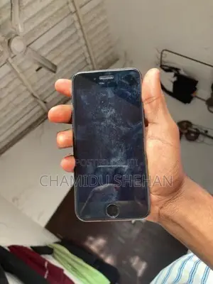Apple iPhone SE 2 (Used)