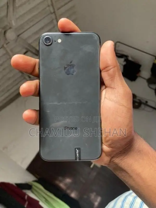 Apple iPhone SE 2 (Used)
